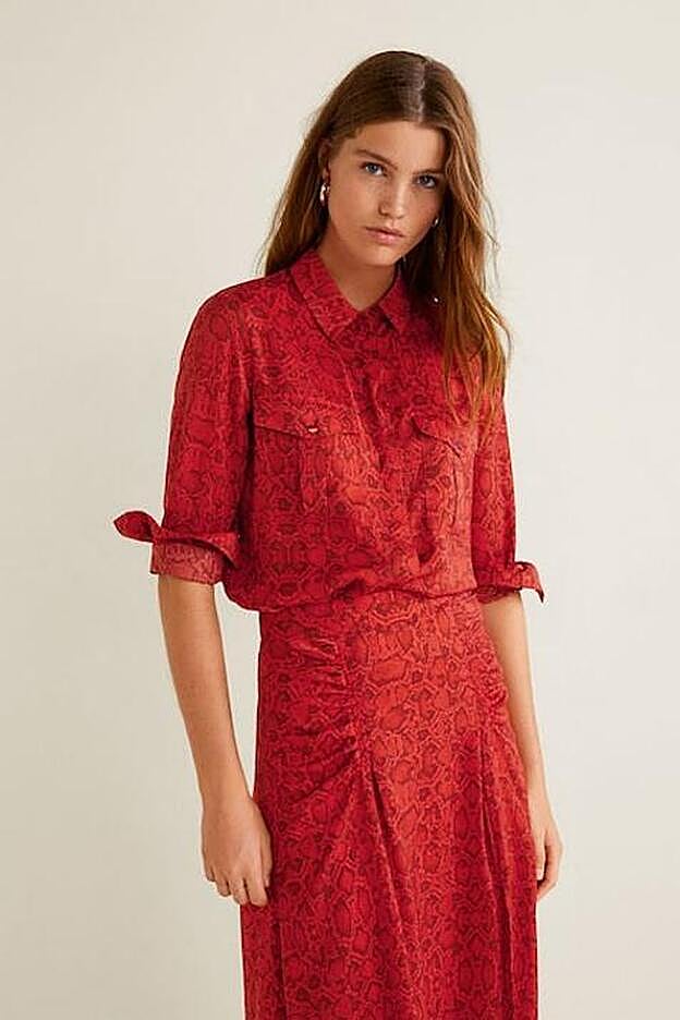 Camisa con estampado de serpiente, 39,99 euros.