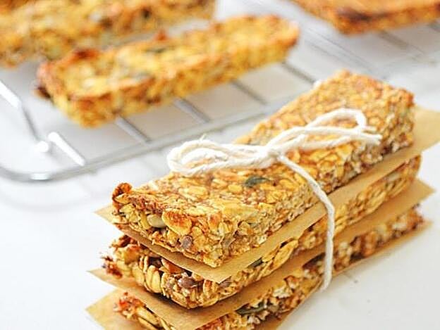 Las barritas de proteína son un tipo de 'snack' capaz de aportar nutrientes rápidos.