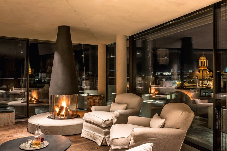 Múnich acapara premios por su oferta de ocio y calidad de vida. Para descubrirla, las suites de su hotel más emblemático