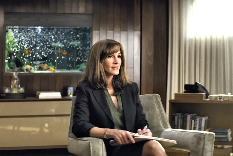 'Homecoming': heridas de guerra. Sam Esmail (Mr Robot) convierte en serie un podcast sobre una psiquiatra que ayudaba a excombatientes a volver a la vida civil., con Julia Roberts al frente. (Amazon Prime, 2 de noviembre).