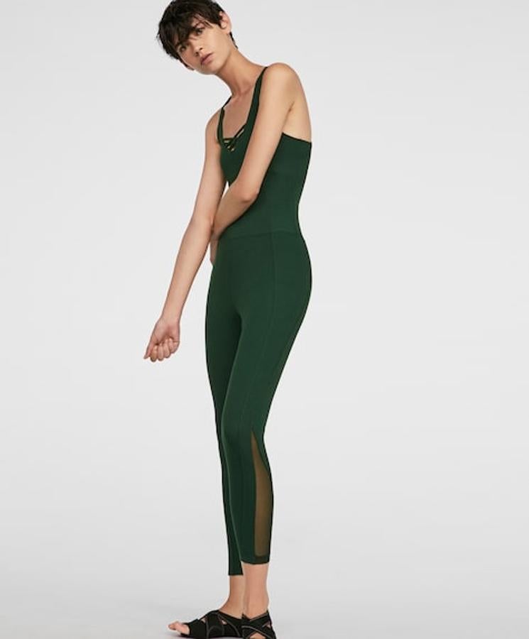 Mono deportivo largo con tacto suave, 39,99 euros.