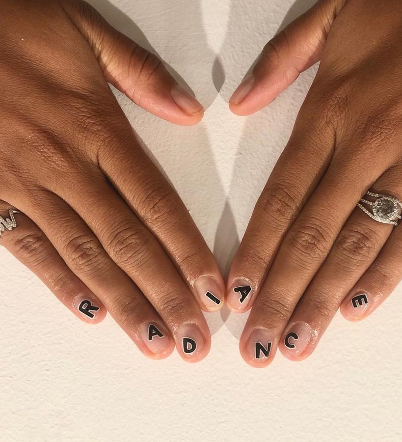 En cuestión de belleza, la palabra resplandecer no solo se utiliza para el rostro, sino que también es apta para la manicura