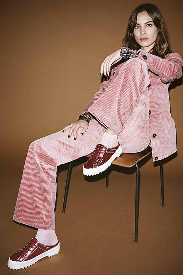 La suela en relieve es una de las noveddaes de la colección.