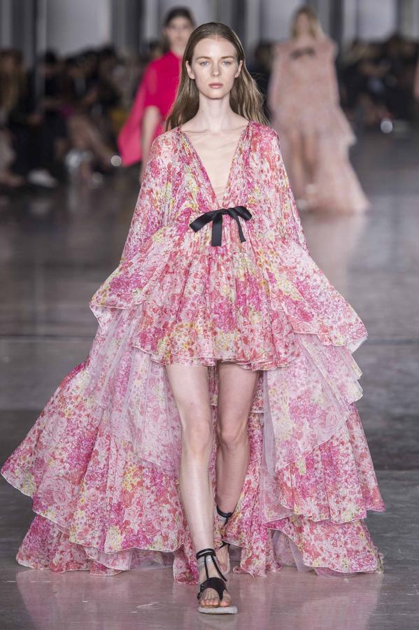 Giambattista Valli P/V 2019.