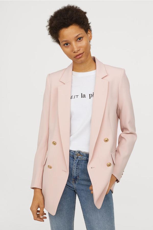 Chaqueta con doble botonadura, 39,99 euros.