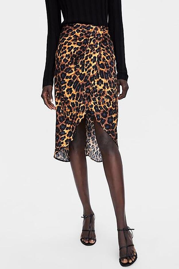 La falda de Zara cuesta 25.99 euros