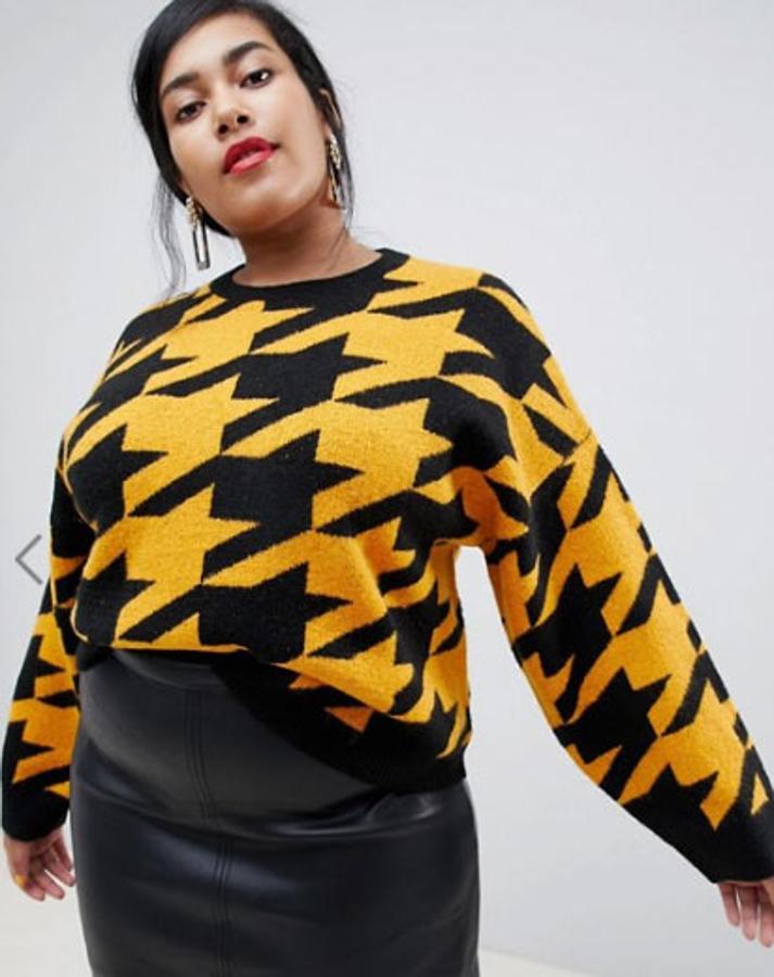 Jersey estampado pata de gallo de Asos design curve, 35,99 euros.