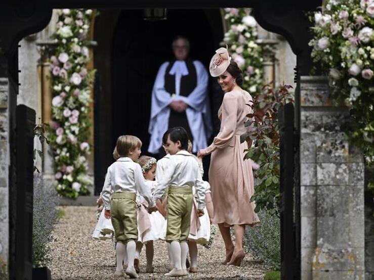 Fotos: ¿Repetirá Kate Middleton vestido en la boda de Eugenia de York?