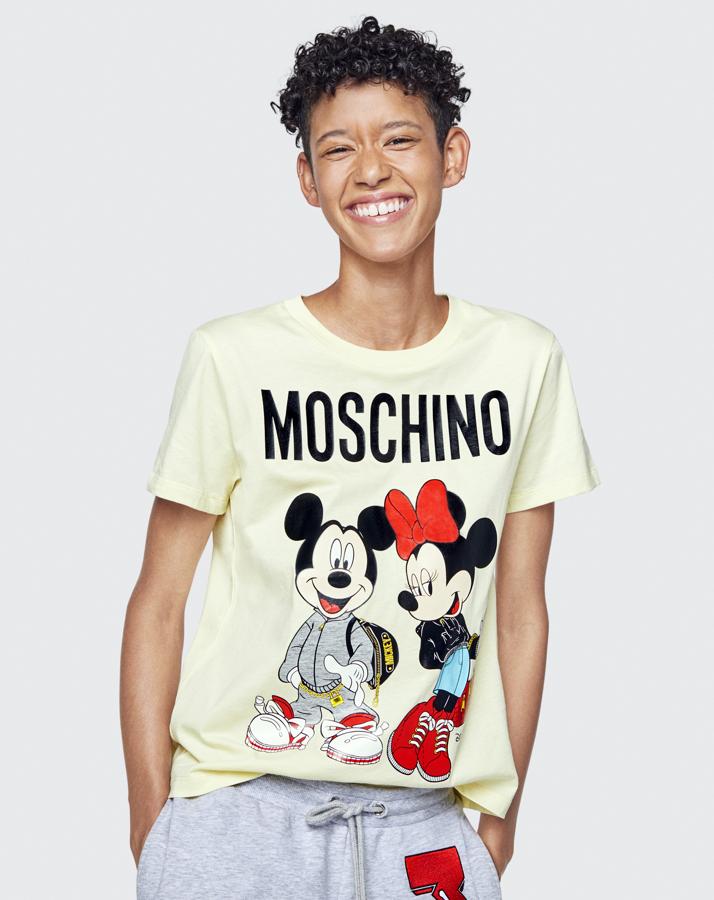 La camiseta de MoschinoxH&M cuesta 34.99 euros.