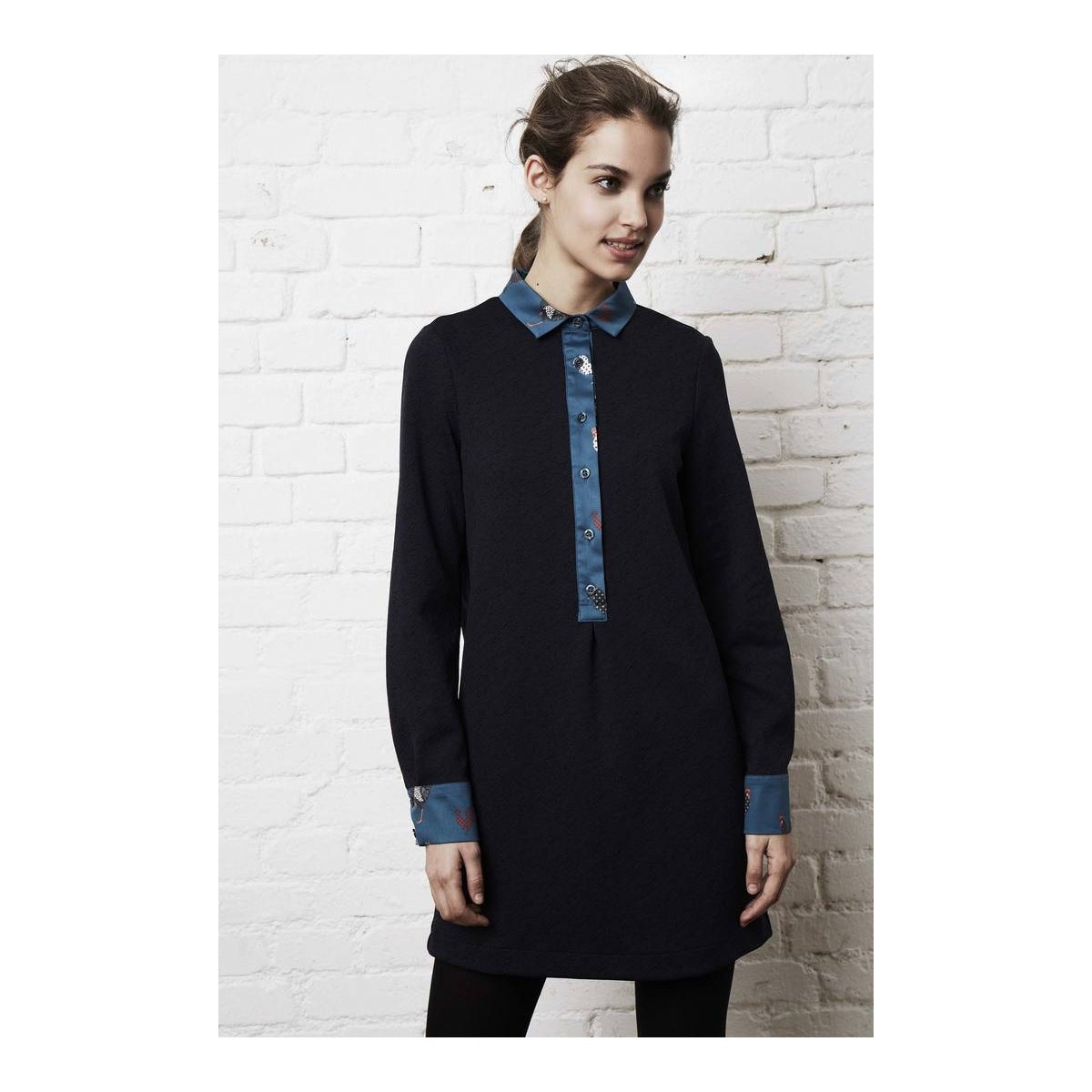 Vestido combinado con estampado de gallinas: de 169,90 a 101,90 euros en Dolores Promesas.