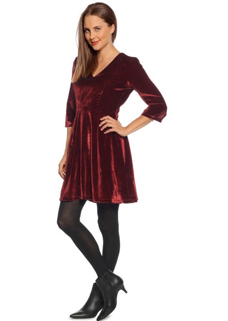 Vestido de terciopelo de Tommy Hilfiger: de 199,90 a 119,90 euros.