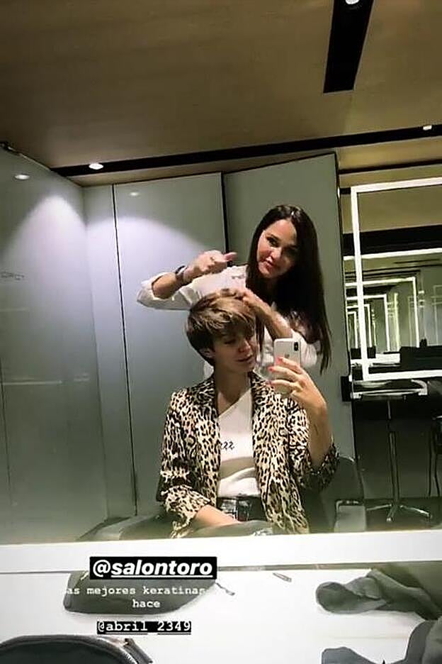 La 'influencer' ha asegurado que se plentea dejar su pelo largo.