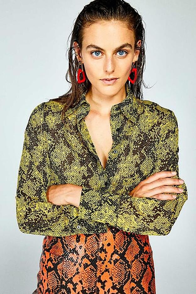 Blusa de Sfera (25,99 euros).