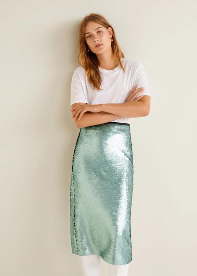 Falda de lentejuelas en verde agua, 59,99 euros.