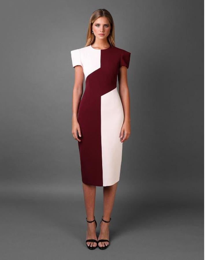 La diseñadora es la mejor embajadora de sus vestidos y este es  uno de los modelos que ha llevado Vicky Martín Berrocal   a la boda de unos amigos. Es el modelo Gove.