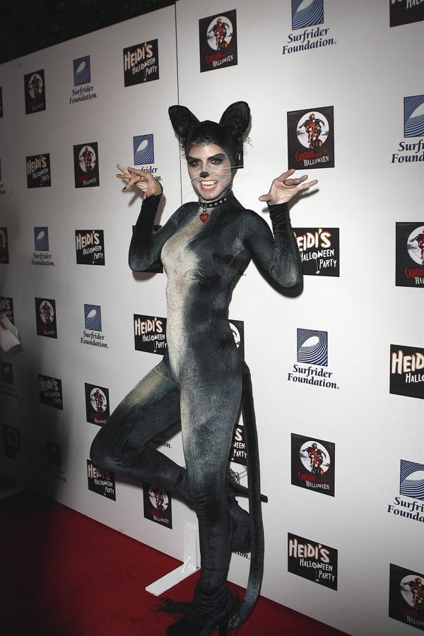 Podría ser un animalito entrañable, pero Heidi Klum decició convertirse en una ratoncita bastante terrorífica.