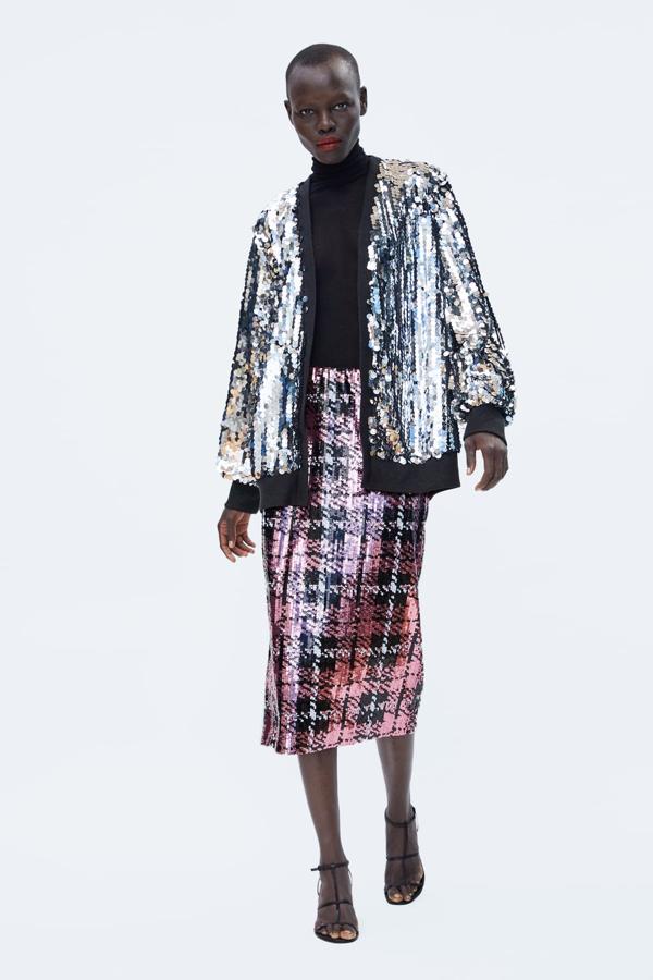 Chaqueta de lentejuelas amplia con escote en pico y contraste, 39,95 euros.