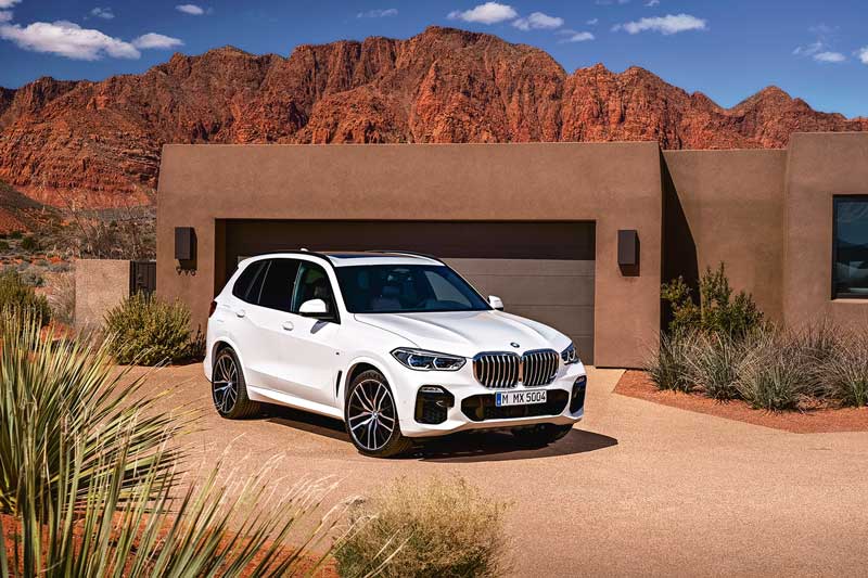 BMW X5. Un SUV elegante, con siete plazas, maletero de 650 litros y una versión híbrida enchufable con casi 80 km de autonomía eléctrica. A partir de 72.300€.