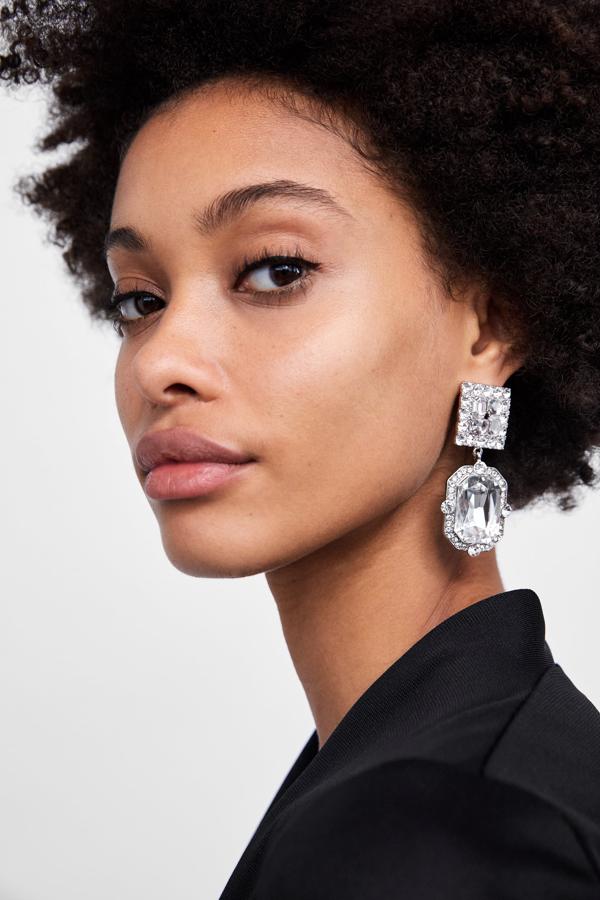 En plata y piedra (12,95 euros).