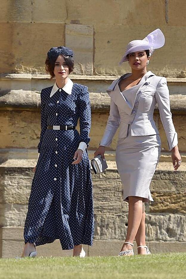 Galería. Abigail Spencer acudía con este vestido de lunares de Alessandra Rich a la boda de Meghan y Harry. Pincha en la foto para ver las invitadas más elegantes del enlace.