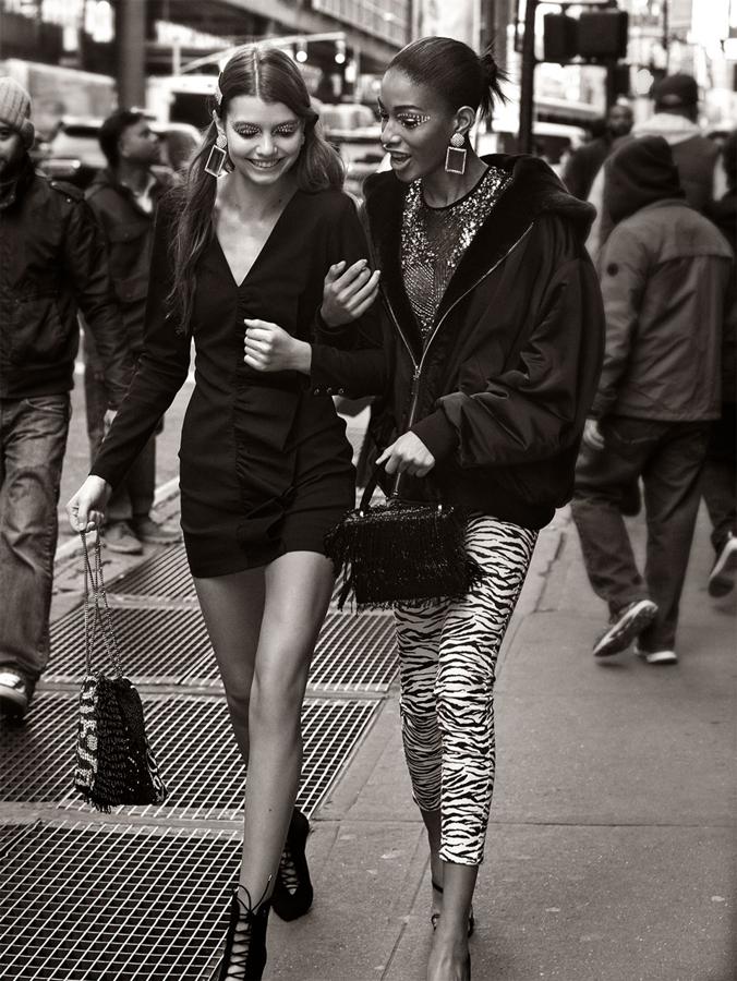 Este tipo de maquillaje joya consiste en sustituir el 'make up' tradicional por pequeñas perlitas brillantes distribuidas a modo de sombra o 'eyeliner'.