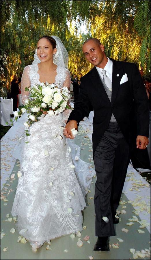 Para su segundo matrimonio (habría un tercero, con Marc Anthony), eligió este Valentino. Se casaba en el 2001 con Chris Judd.