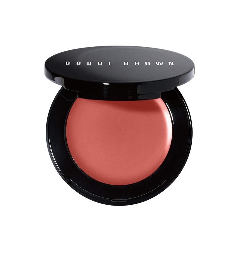 Compacto, elegante, perfecto para un maquillaje monocromo: Pot Rouge de Bobbi Brown es idóneo para labios y mejillas. (32,50 €).