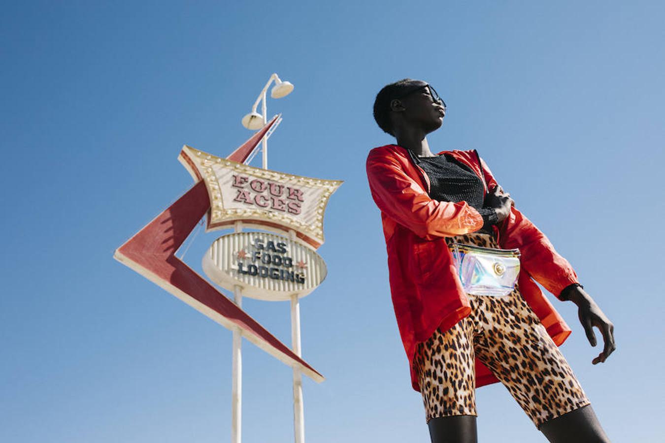 ¿Habíamos hablado ya de las mallas ciclistas? Porque el próximo verano no solo te atreverás con ellas, sino que además, se pintan de 'animal print'.