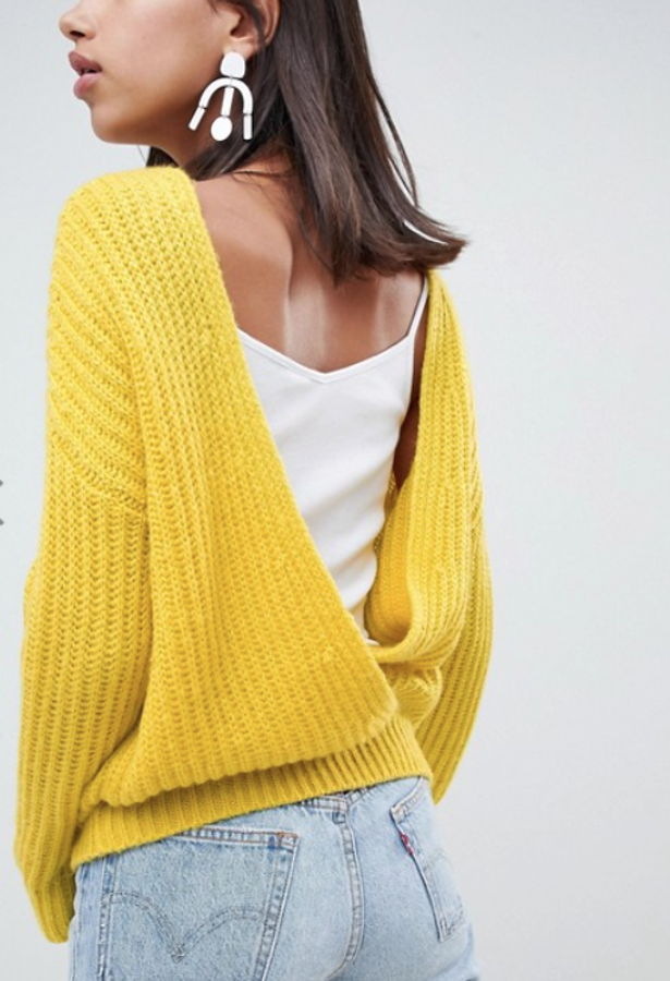 Con una espalda en V hasta la cintura (Asos Design, 32,99 euros).