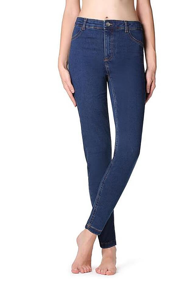 Vaqueros de Calzedonia (35,95 euros).