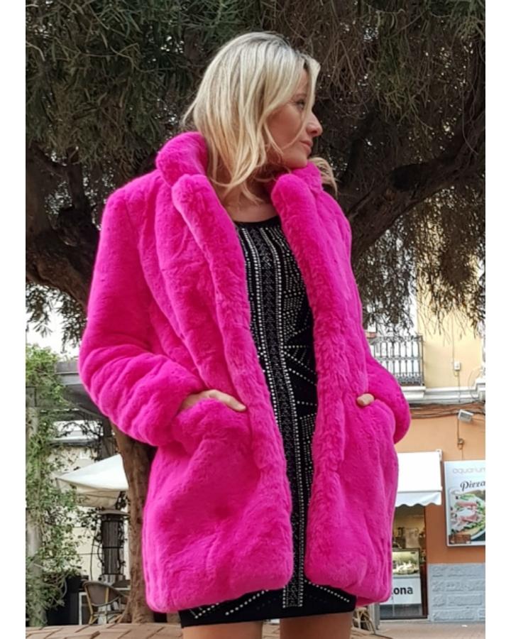 El favorito de  Cristina Pedroche , que lo lleva en color mostaza (89,90 euros).