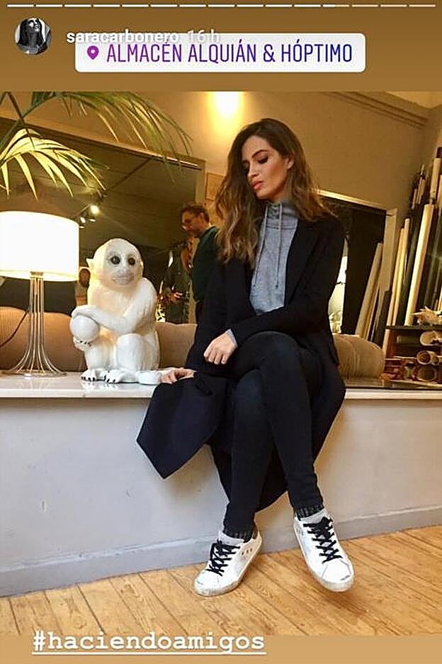 Sara Carbonero ha lucido el 'look' más básico y práctico del otoño.