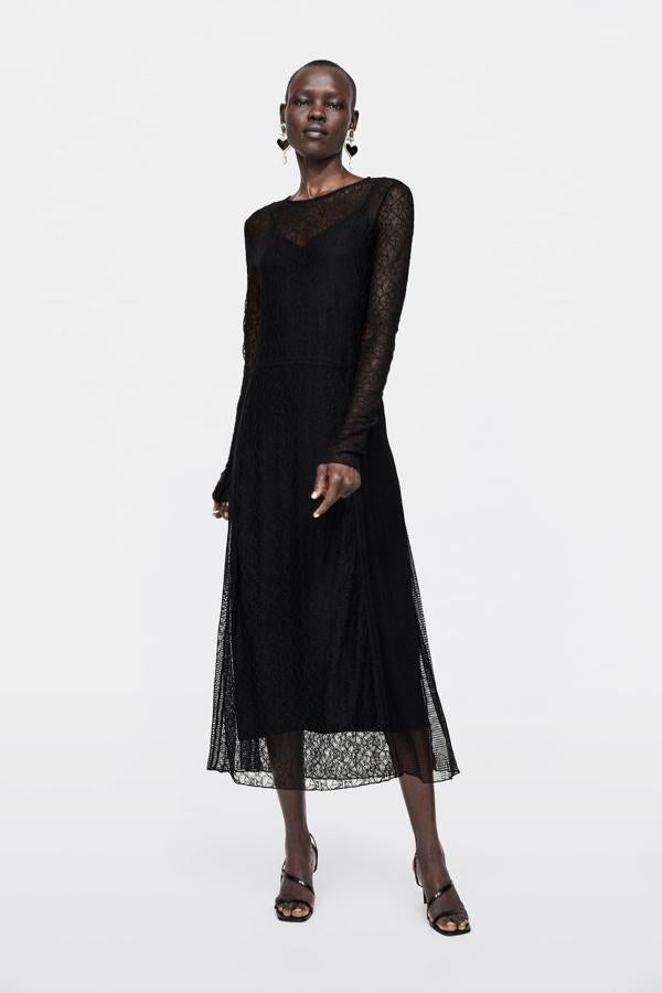 Vestido largo de encaje (39,95 euros).