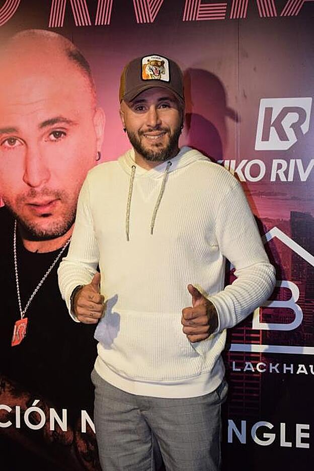 Kiko Rivera promocionando uno de sus últimos trabajos.