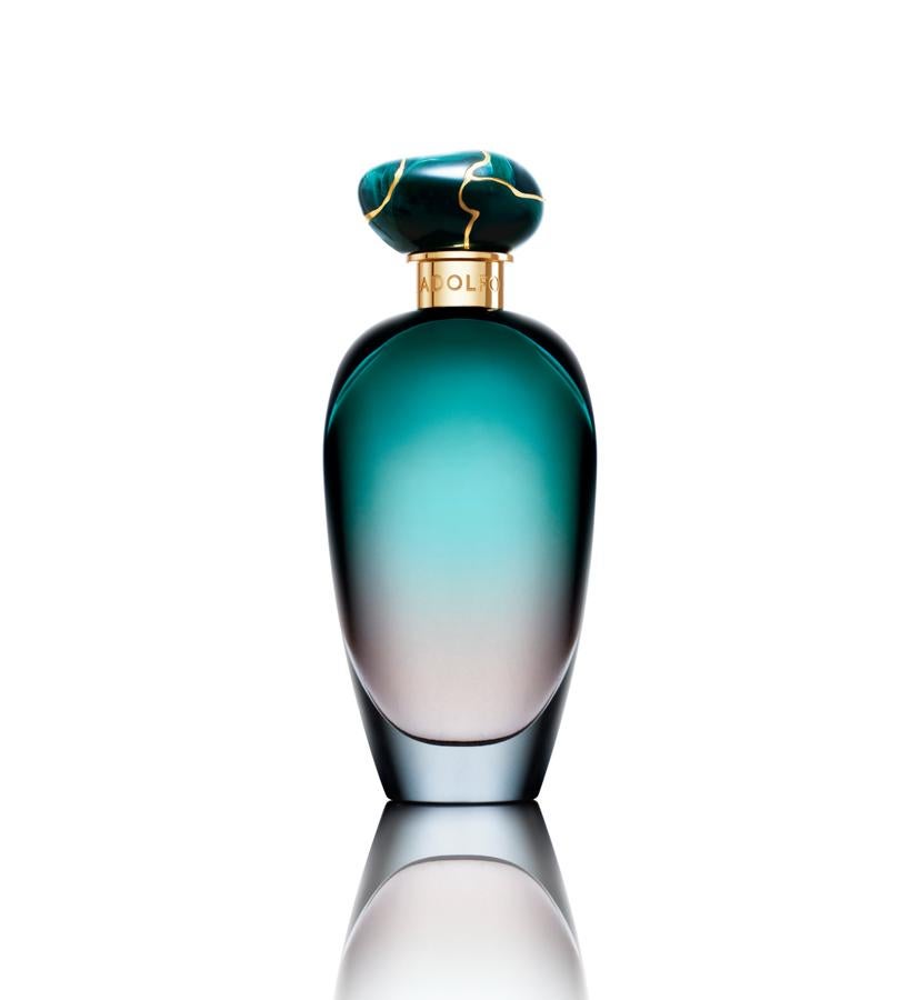 Única, la nueva fragancia de Adolfo Domínguez es una celebración, una reivindicación de la belleza diversa, un homenaje a millones de mujeres diferentes, contemporáneas, naturales, auténticas y carismáticas, pero sobre todo reales. Su campaña la protagonizan Elena Anaya, Inma Cuesta, Ángela Molina, Estrella Morente y Najwa Nimri que tienen en común que, además de ser mujeres reales, son únicas. Un alegato a las mujeres auténticas que no esconden sus imperfecciones, sino que convierten sus rasgos diferenciadores en su atractivo más genuino.  Única de de Adolfo Domínguez  (67,50 €/ 100 ml).