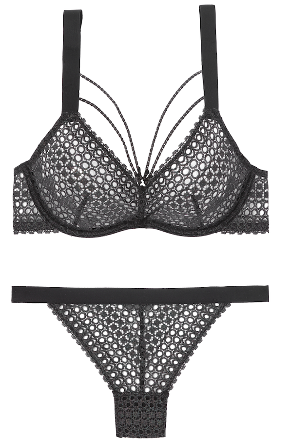 El mismo juego de perforados para un conjunto algo más escueto.