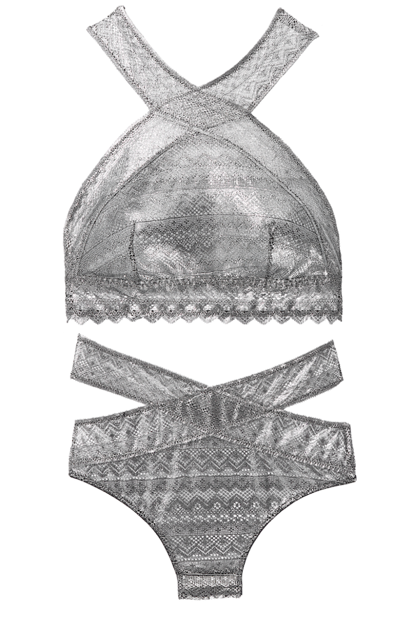 Un conjunto cómodo y sexy que, además, enfatiza la cintura.