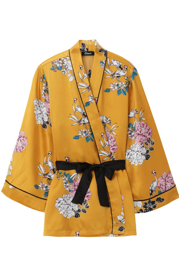 Para una reunión con amigas, nada mejor que presumir de sofisticación con la colección de estilo oriental de Etam. Este quimono es espectacular.