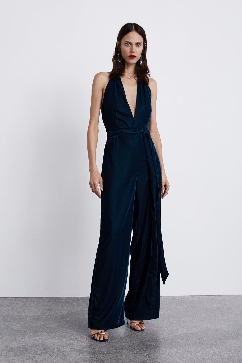Mono azul de Zara: 49,95 euros.