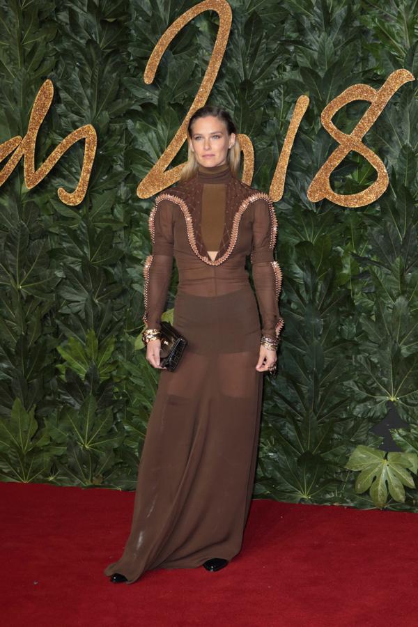 Bar Refaeli en los British Fashion Awards 2018