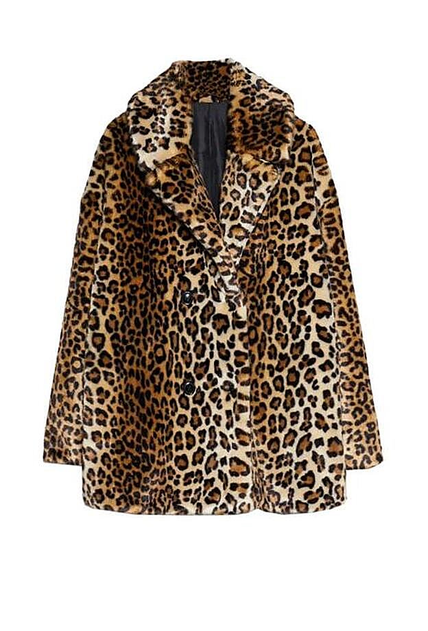 Chaquetón de Stradivarius (59,99 euros).