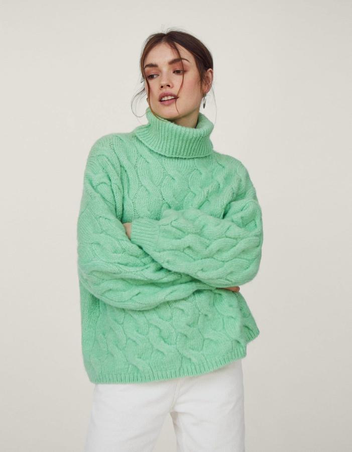 Jersey de cuello vuelto con dibujos de ochos, 29,99 euros.