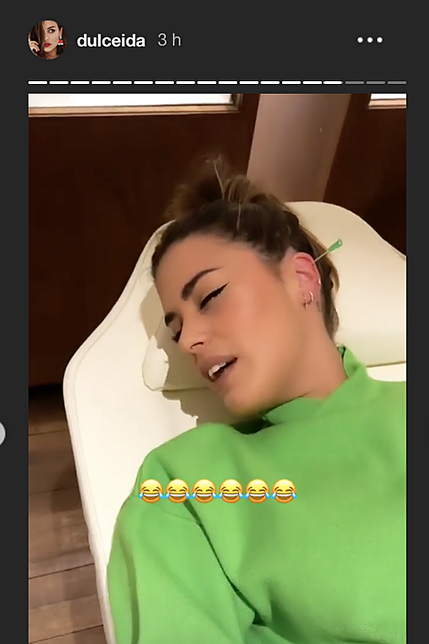 Momento de dolor: con la aguja ya clavada en el agujero.