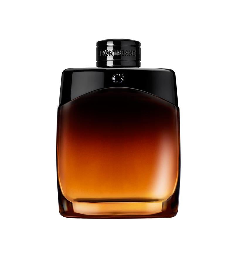 Este nuevo aroma de la saga olfativa Legend revive la faceta sensual y nocturna de un verdadero gentleman. En la salida el cardamomo y la bergamota realzan la salvia esclarea y la menta piperita; en el fondo, la madera de cedro, la lavanda y la violeta aportan calidez, y en el corazón el vetiver, el pachulí, los almizcles y la vainilla negra aportan profundidad.  Eau de Parfum Legend Night de Montblanc  (82 €/ 100 ml).
