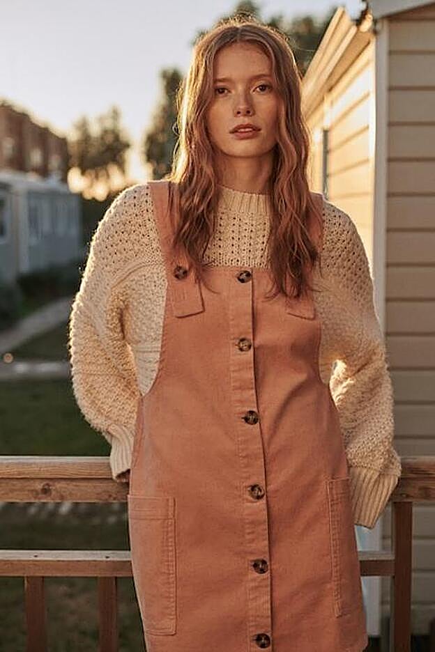 Pichi en pana rosa de la última colección de Mango.