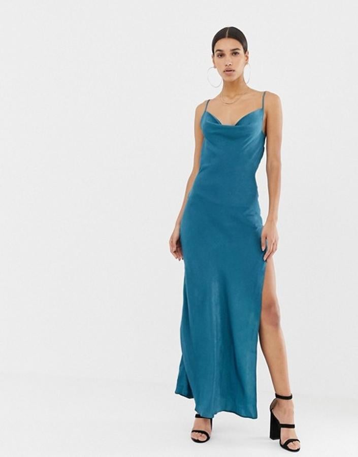 Vestido lencero con abertura (41,99 euros, a la venta en Asos).