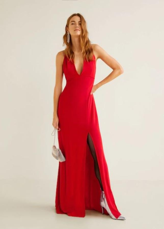 Para las que quieren un vestido clásico pero cargado de detalles sexys (59,99 euros):