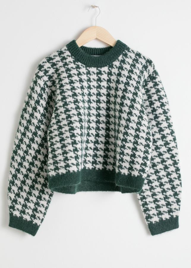 Uno de nuestros favoritos por el color verde, el dibujo de pata de gallo y un patrón tipo globo (61 euros).