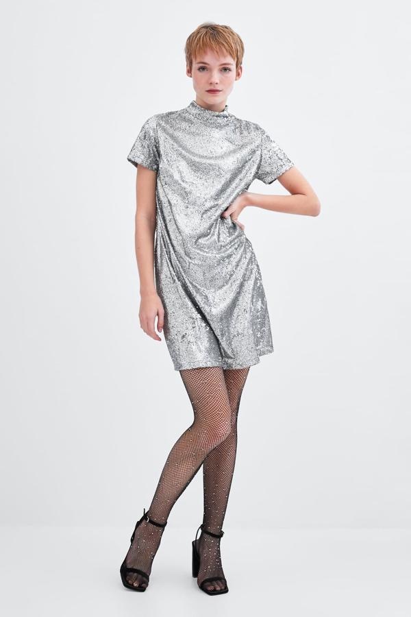 Aunque no te lo creas, este vestido de lentejuelas de Zara está rebajado de 22.95 a 9.99 euros.