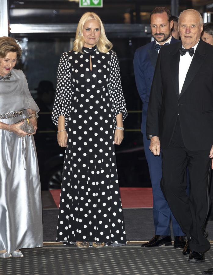 Mette Marit de Noruega se gastó 41.077 euros en ropa en 2018, con un precio medio de sus looks de 789 euros.